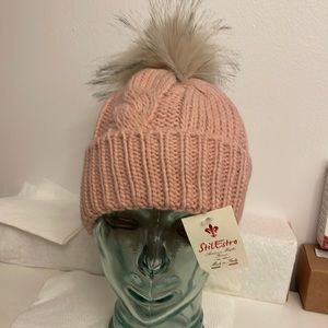 NWT StilEstro braided beanie pompon hat.